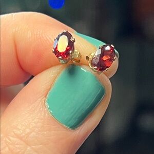 Vintage 10k Solid Yellow Gold Oval Faceted Garnet Gemstone Stud Earrings